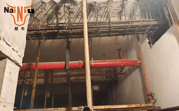 PA电子一飞冲天聚合物建补砂浆用原料河砂好还是机造砂好呢？